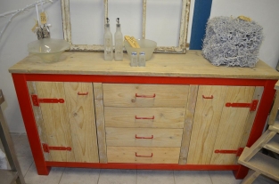 Dressoir met stalen frame